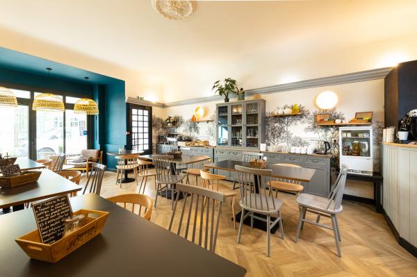 A gourmet breakfast in the city centre of La Rochelle, close to the Old Port of La Rochelle is offered to you by the Hotel de la Paix